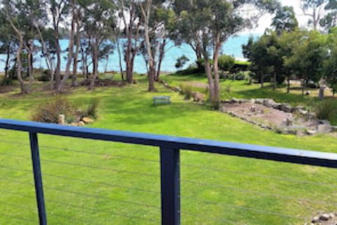 Four Seasons Waterfront Villas - Accommodation Perth 0