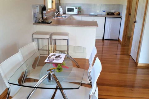 Four Seasons Waterfront Villas - Accommodation Perth 4