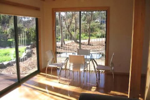 Four Seasons Waterfront Villas - Accommodation Perth 5