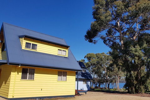 Four Seasons Waterfront Villas - Accommodation Perth 3