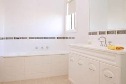 Melton Motor Inn & Apartments - Perth Resorts 2