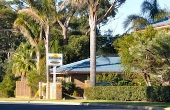 Beachfront Apartments - Accommodation Perth 0