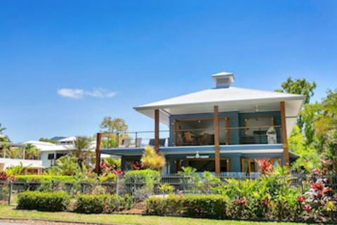 Reeflections Beachfront Holiday House - Accommodation Perth 0