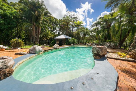 McCarthy Lake House - Perth Resorts 5