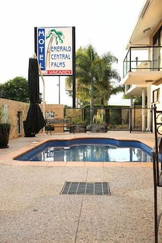 Emerald Central Palms Motel - Accommodation Perth 3