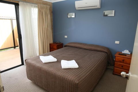 Emerald Central Palms Motel - Accommodation Perth 6