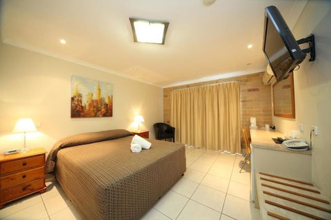 Emerald Central Palms Motel - Accommodation Perth 4