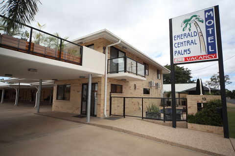 Emerald Central Palms Motel - Accommodation Perth 2