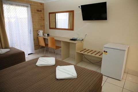 Emerald Central Palms Motel - Accommodation Perth 5