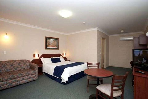 Town Square Motel - Accommodation Perth 3