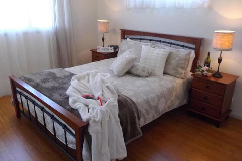Tinaroo Sunset Retreat - Perth Resorts 7