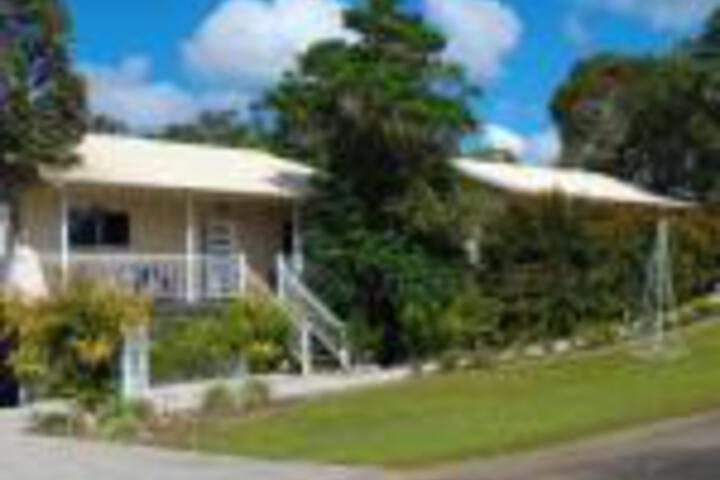 Barrine ACT Perth Resorts