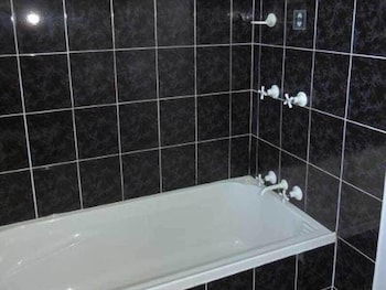 Melview Greens Serviced Apartments - Accommodation Perth 2