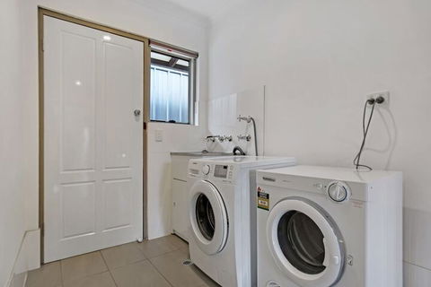 Adelaide Holiday Homes - Perth Resorts 2