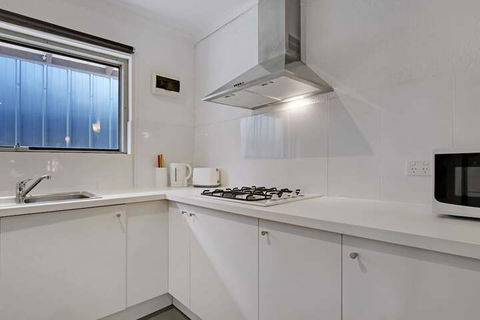 Adelaide Holiday Homes - Perth Resorts 6