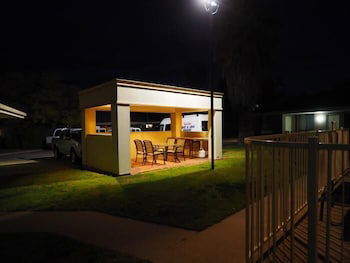 Jacaranda Motel & Holiday Units - Accommodation Perth 0