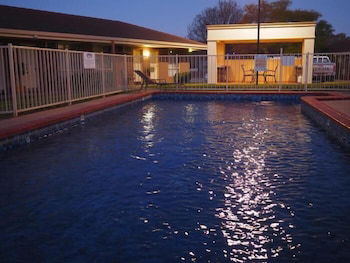 Jacaranda Motel & Holiday Units - Accommodation Perth 2