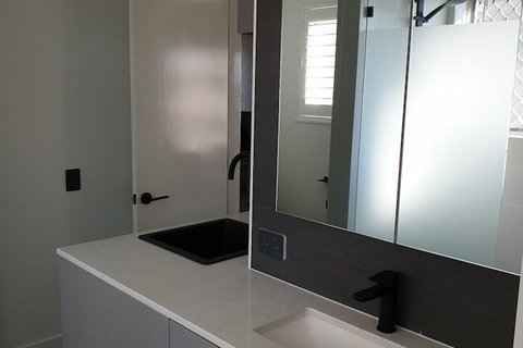 Bayviews & Harbourview Holiday Apartments - Accommodation Perth 1