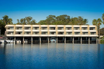 Capri Waters Country Club - Accommodation Perth 2