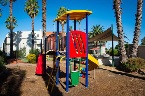 Capri Waters Country Club - Accommodation Perth 0