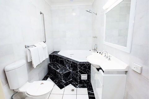 Motto Farm Motel - Accommodation Perth 4