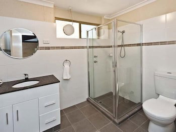 Riverway Chalets - Accommodation Perth 5