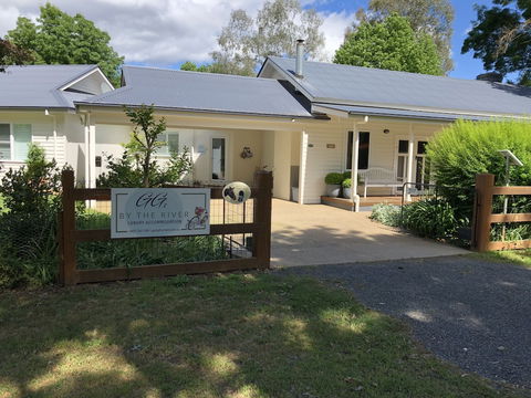 G.g's By The River - Accommodation Perth 0