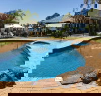 Capricorn Motor Inn - Accommodation Perth