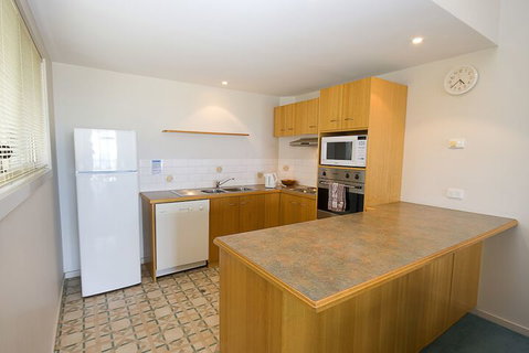 Lorne Ocean Sun Apartments - Accommodation Perth 3