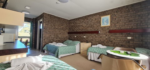 Sussex Inlet Motel - Accommodation Perth 0