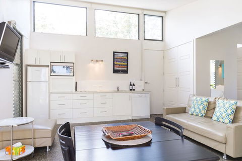 By The Beach B&B And Apartments - Accommodation Perth 4