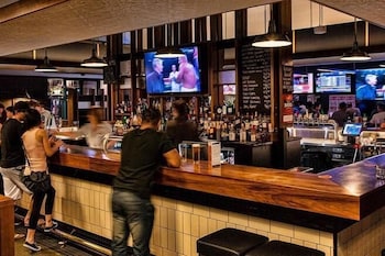 Browns Plains Hotel - Accommodation Perth 5