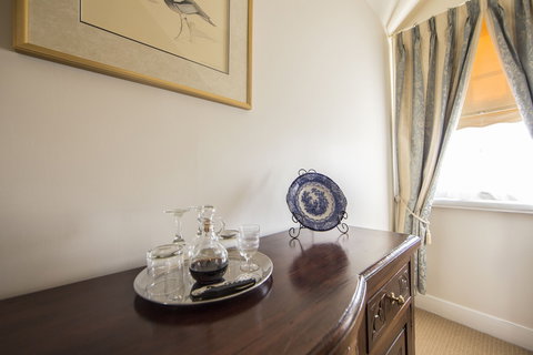 The Racecourse Inn - Perth Resorts 5