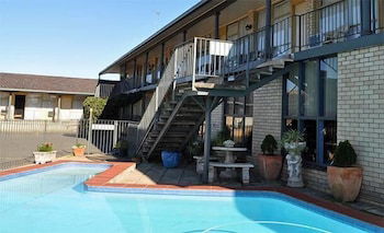 Adrian Motel - Perth Resorts 6