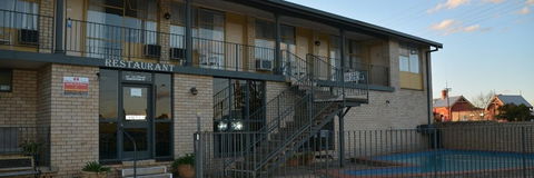 Adrian Motel - Perth Resorts 0