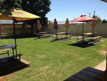 Coro Club Motel - Accommodation Perth 6