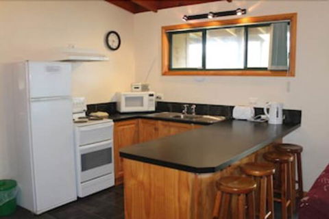 Freycinet Cottage 2 - Accommodation Perth 7