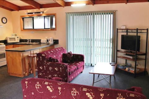 Freycinet Cottage 2 - Accommodation Perth 1