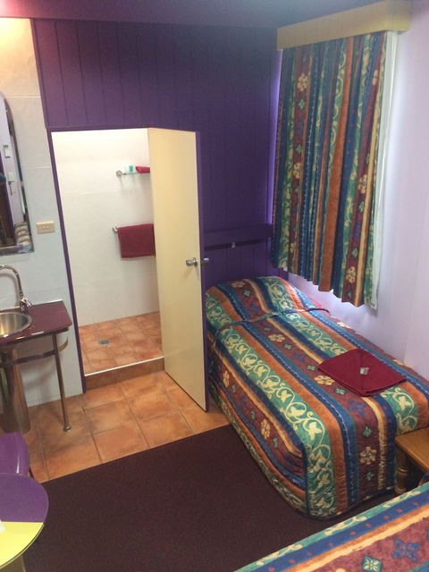 Monarch Motel Hotel - Perth Resorts 5