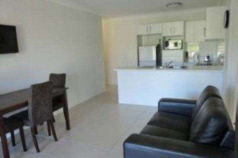Brisbane Valley Tavern - Perth Resorts 3