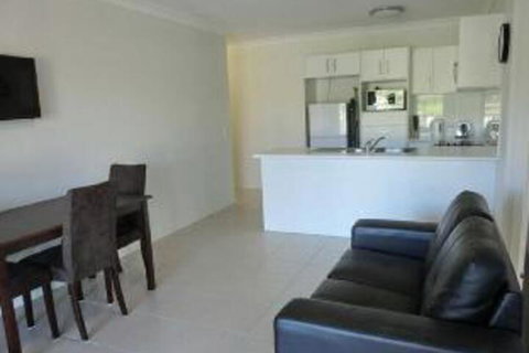 Brisbane Valley Tavern - Perth Resorts 1