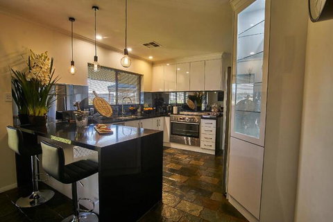 Barossa Elegance - Accommodation Perth 5