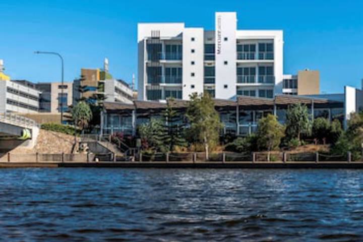 Birtinya QLD Perth Resorts