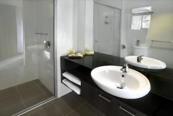May Park Executive Apartments - Perth Resorts 3