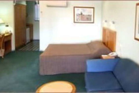 Young Federation Motor Inn - Accommodation Perth 4