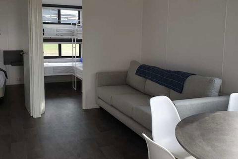 Beachcomber Holiday Park - Accommodation Perth 2