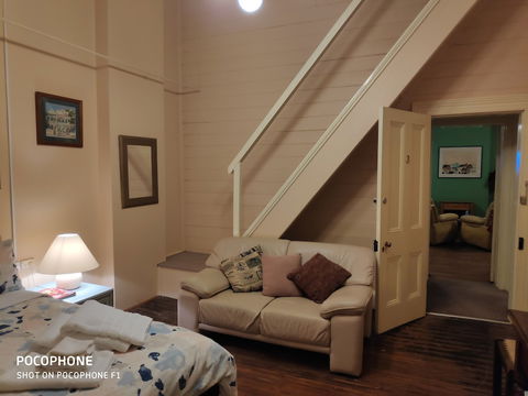 Bourke Apartments - Accommodation Perth 6
