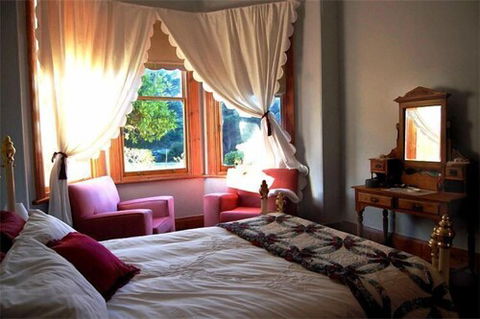 Mariton House - Accommodation Perth 2