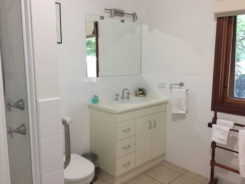 Clarevale Cottage B&B - Accommodation Perth 3