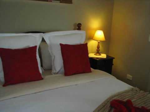 Leafield Cottages - Perth Resorts 4